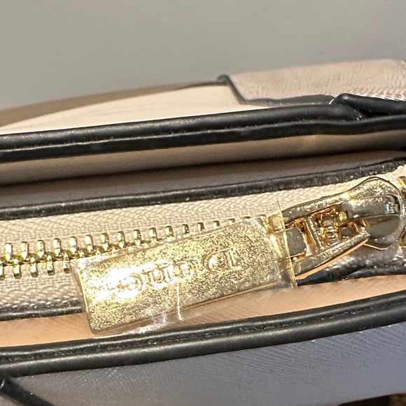 Dune NWOT Chic Cream and Gold Metallic Medium Bag Roomy 10x7x4 Drop approx 20” - Picture 6 of 11